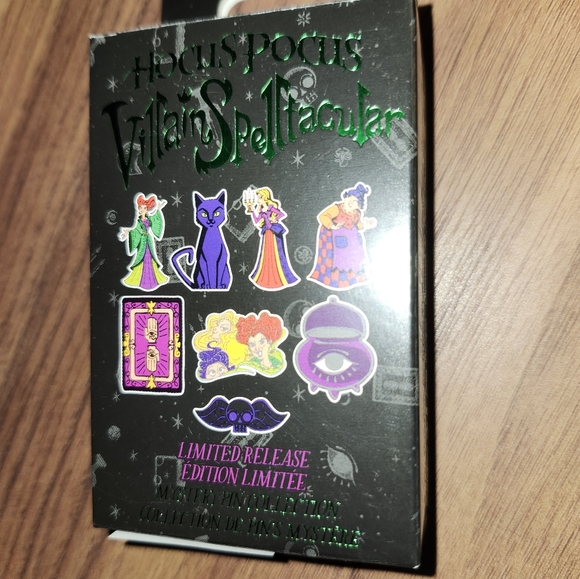 Disney Hocus Pocus Villain Spelltacular Mystery Pin Collection - New and Sealed - Picture 3 of 4
